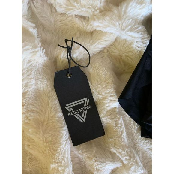 NWT Keiki Kona Flowy Fitness Workout Shorts in Dark Gray - Picture 4 of 7